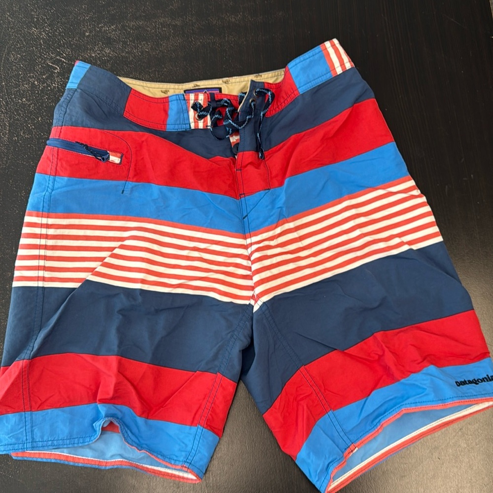 Patagonia men’s 32 board shorts no liner